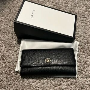 Gucci GG marmont wallet